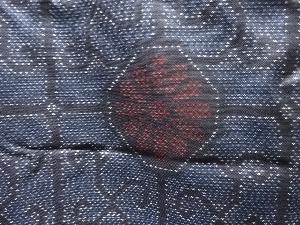 アンティーク　花唐草模様織り出し本場泥大島紬着物